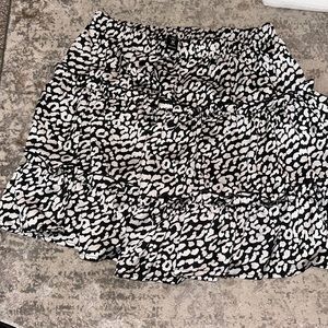 Sheehan stretchy size medium skirt